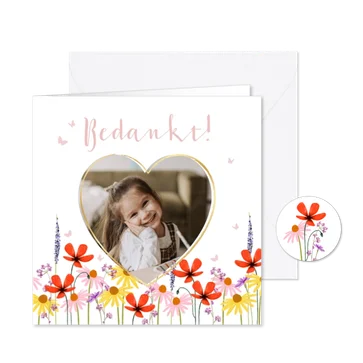 Kleurrijke bedankkaart lentefeest veldbloemen foto hart
